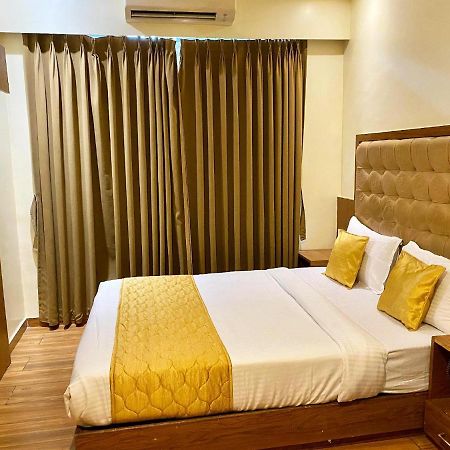 Hotel Palms Residency, Chembur ムンバイ エクステリア 写真