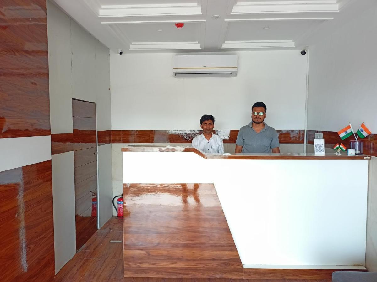 Hotel Palms Residency, Chembur ムンバイ エクステリア 写真