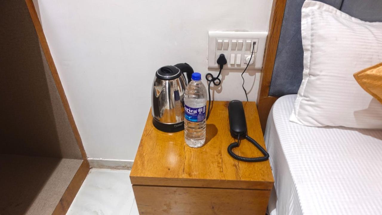 Hotel Palms Residency, Chembur ムンバイ エクステリア 写真