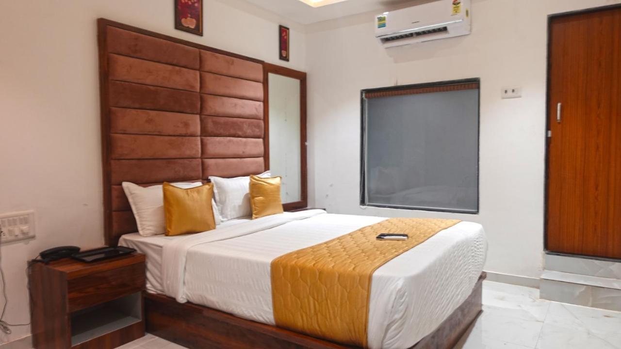 Hotel Palms Residency, Chembur ムンバイ エクステリア 写真