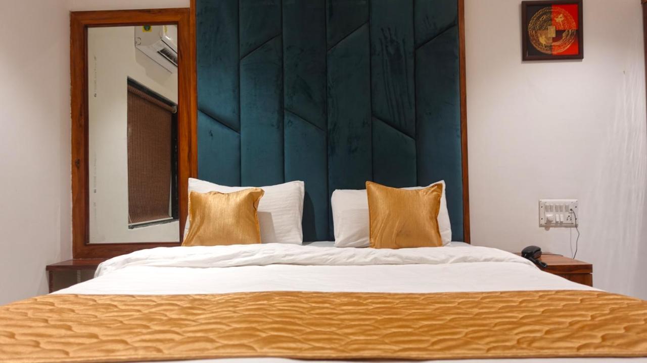 Hotel Palms Residency, Chembur ムンバイ エクステリア 写真