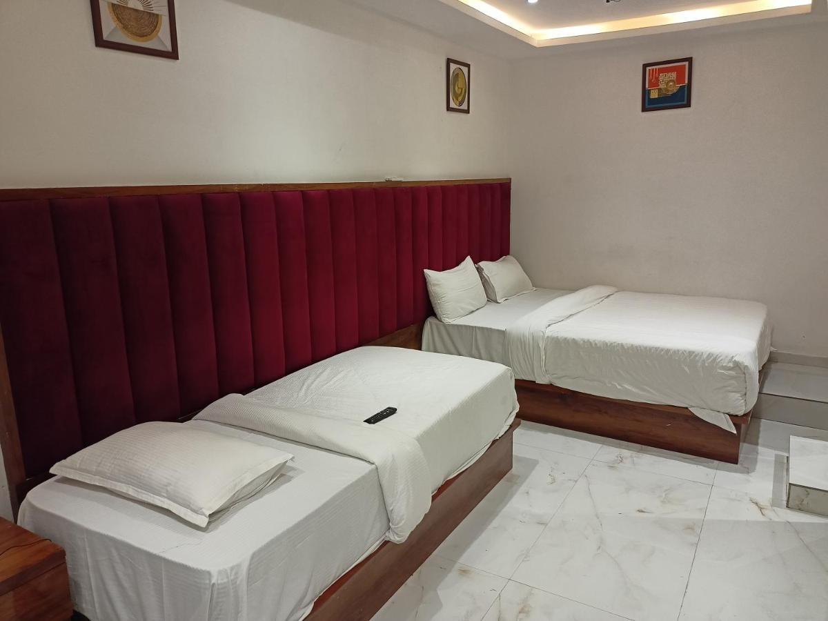 Hotel Palms Residency, Chembur ムンバイ エクステリア 写真