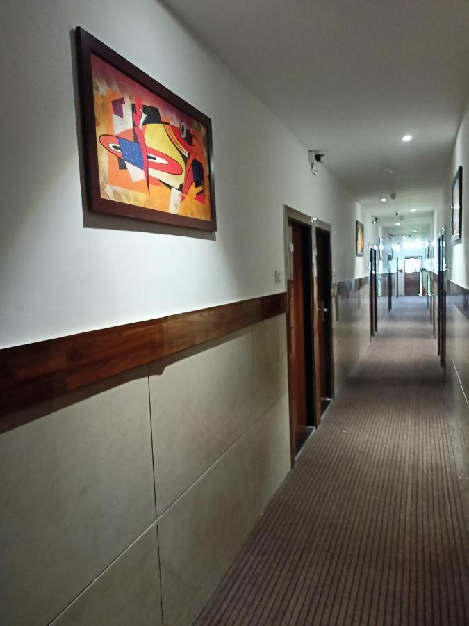 Hotel Palms Residency, Chembur ムンバイ エクステリア 写真