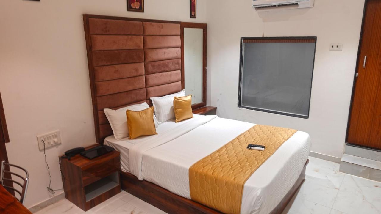 Hotel Palms Residency, Chembur ムンバイ エクステリア 写真
