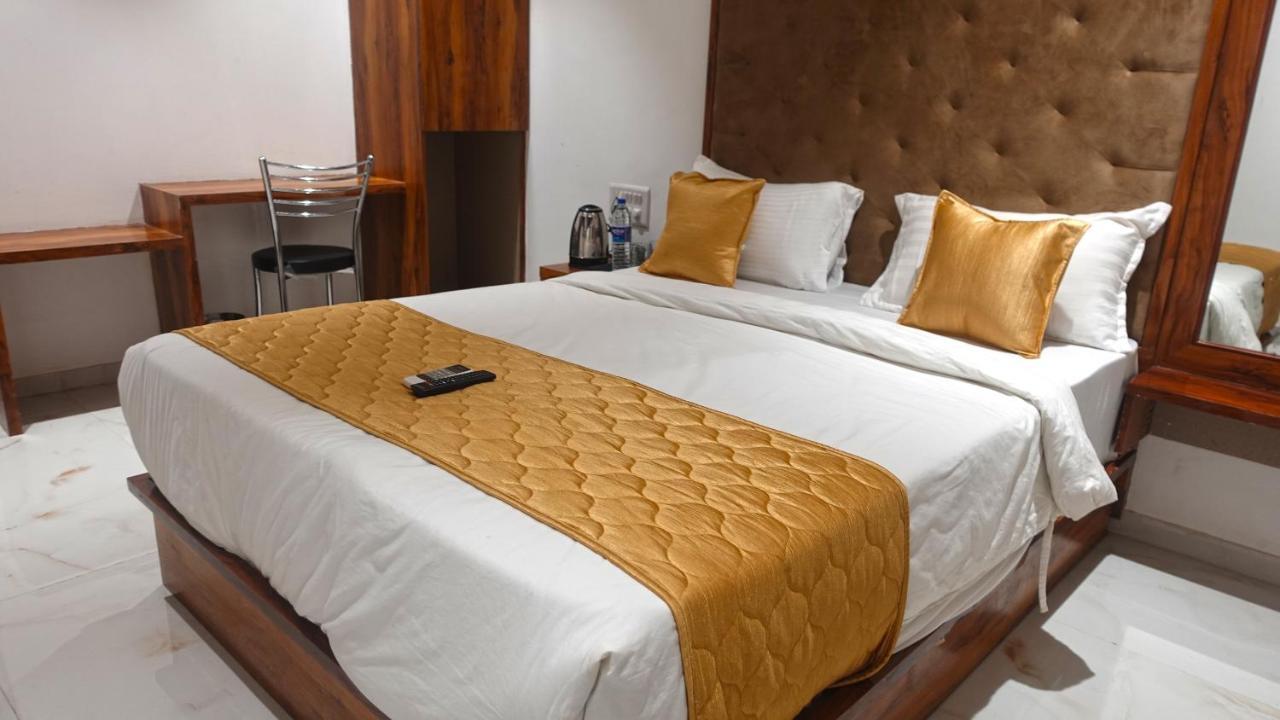 Hotel Palms Residency, Chembur ムンバイ エクステリア 写真